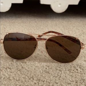 Tommy Hilfiger aviator sunglasses